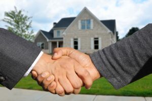 Strategic property tips for selling your home and choosing a buyers agent Queensland